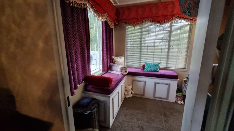 5 Bedroom Property for Sale in Kellys View Free State
